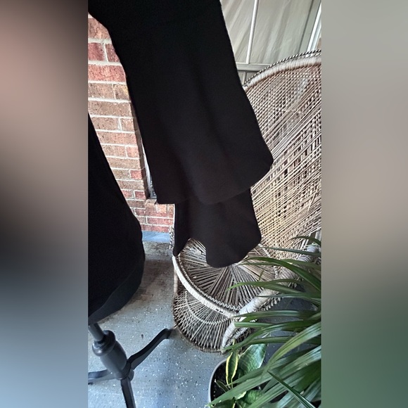 Women’s ERI + ALI Black Bell Sleeve Top - Picture 2 of 7